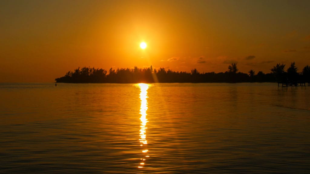 sunset on the Utila coastline